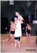 李敏镐幼时照片曝光 小孩模样引人注目